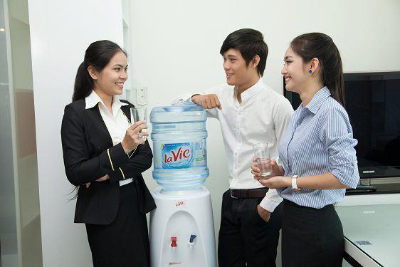 Vì sao văn phòng nên chọn bình nước 20L